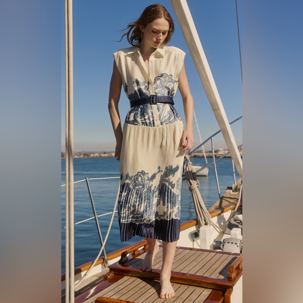 NWT Current Air Belted Paisley Maxi Dress Size Small Navy Cream